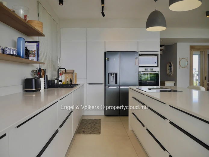 Ocean-View Penthouse with Private Pool in Pointe aux Canonniers