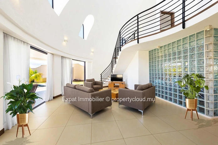 Stunning 3-Bedroom Villa with Private Pool – Les Dômes d’Albion