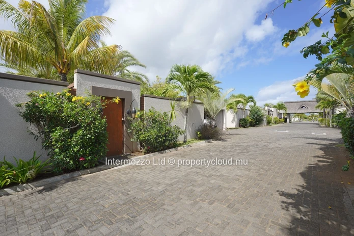 Villa de Luxe à Vendre – Le Clos du Littoral, Grand Baie | 3 Chambres | €