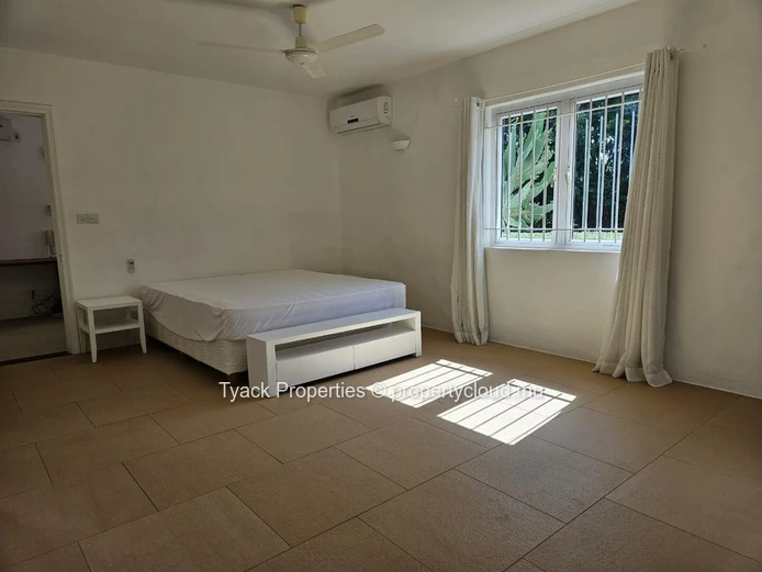 Villa Exclusivité à Petit Raffray – 4 Chambres et Cadre Privé à Forêt Daruty