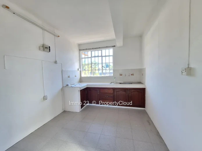 House / Villa - 6 bedrooms - Curepipe - Ref. MA94549VE