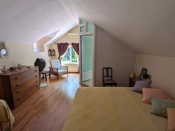 6 Bedroom House