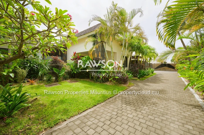 Villa 4 Chambres | Piscine Et Jardin | Pereybere | Accessible Aux Étrangers | €