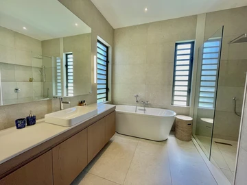 4 Bedroom Villa