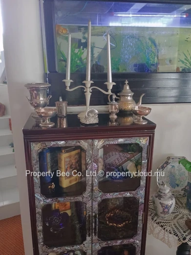 Maison dans morcellement célèbre = Proximité d'avenue Nalletamby