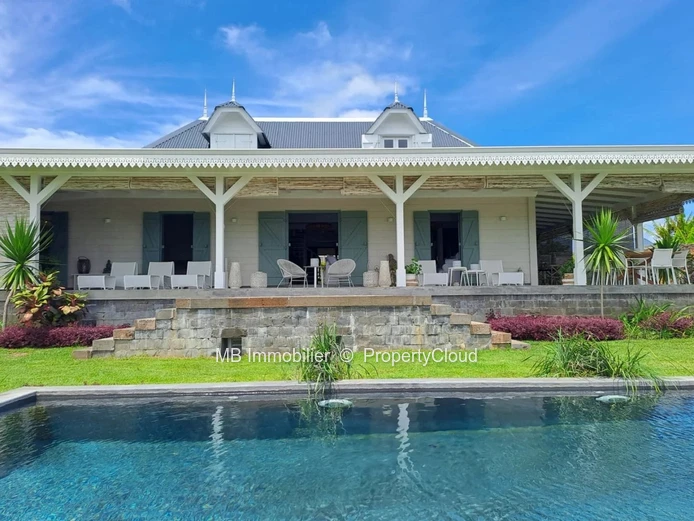 Villa for sale.