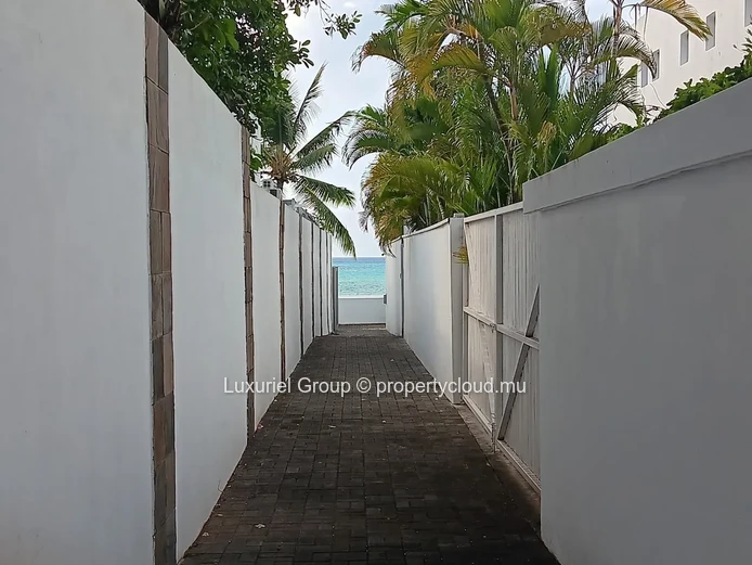 Villa de luxe pieds dans l’eau à Pointe aux Canonniers