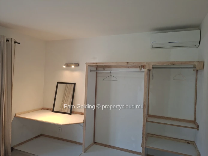 Charmant appartement de 2 chambres au rez-de-chaussée, près de la plage de La Preneuse