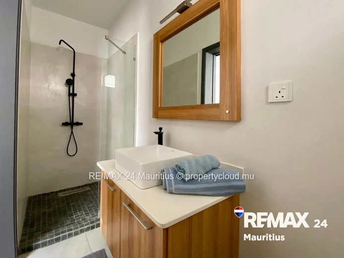 Stylish 3-Bedroom Apartment in the Heart of Tamarin