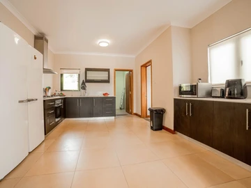 5 Bedroom Villa