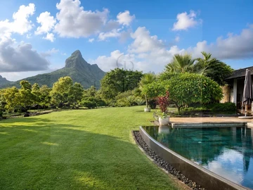 5 Bedroom Villa