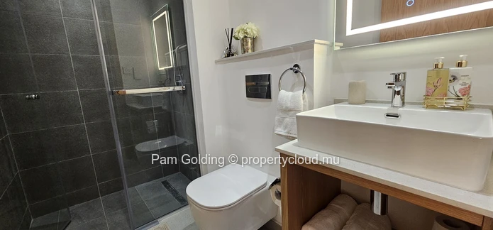 Penthouse à vendre à Pereybere, Île Maurice | Ki Resort Rooftop, Piscine & Vues sur le Coucher de Soleil