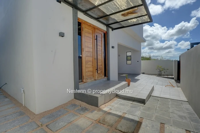 Maison moderne de 226 m² dans le Morcellement Fairview.