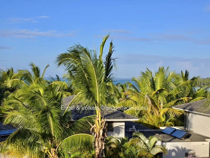 Duplex with Rooftop & Resort Amenities