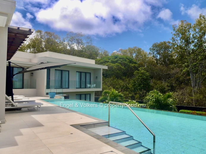 A Modern Masterpiece with Breathtaking Views