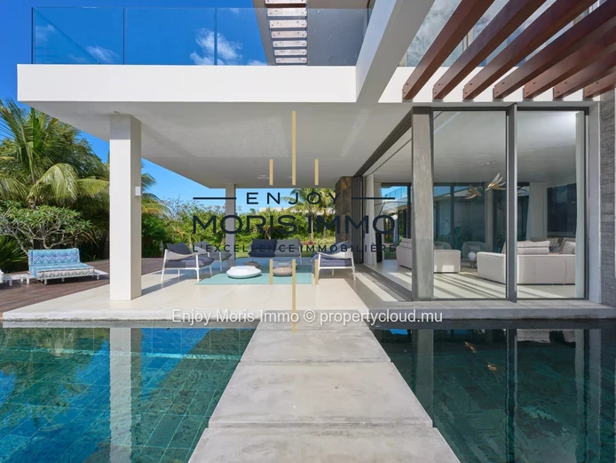 Luxueuse Villa de Prestige 5 Chambres avec Piscine & Vue Mer –A  Beau Champ
