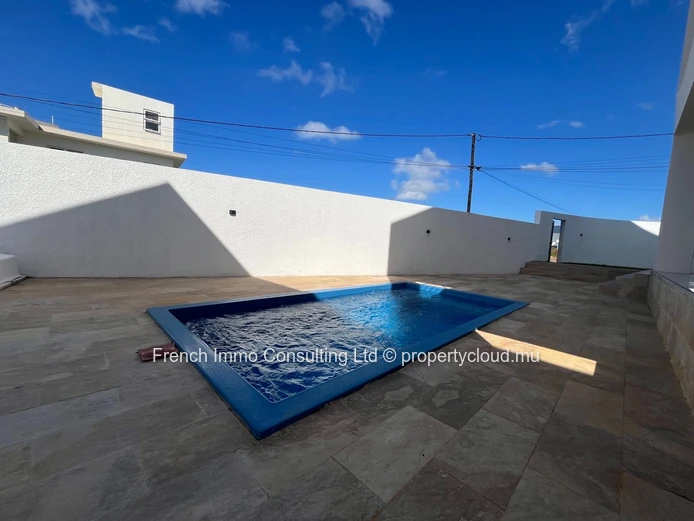 Villa neuve en vente locale, 5 chambres, piscine