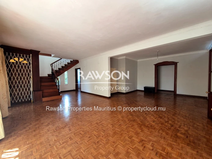 Maison à vendre à Floréal – 5 chambres, jardin, proche de C-Care Darne