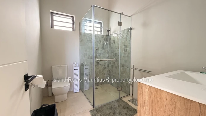 Maison meublée avec piscine privée à louer à Péreybère.