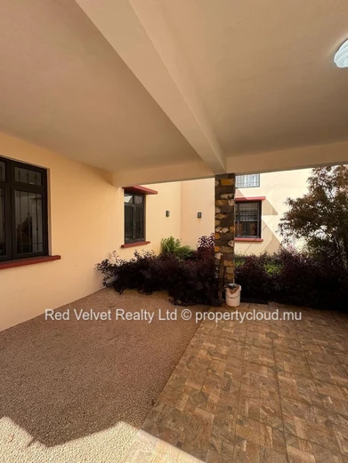 Élégante maison de 4 chambres à vendre à Vacoas