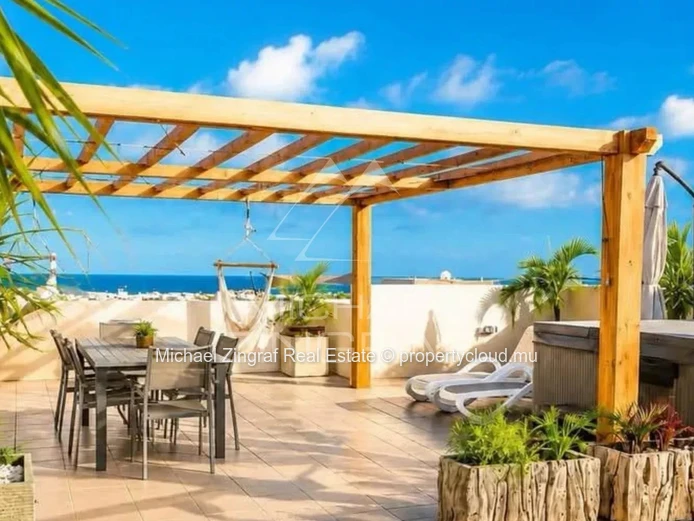3-Bedroom Apartment with Stunning Rooftop Terrace - Flic en Flac