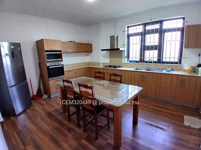 Appartement Meublé au Rez-de-Chaussée à Vendre – Chemin Vingt Pieds, Grand Baie 