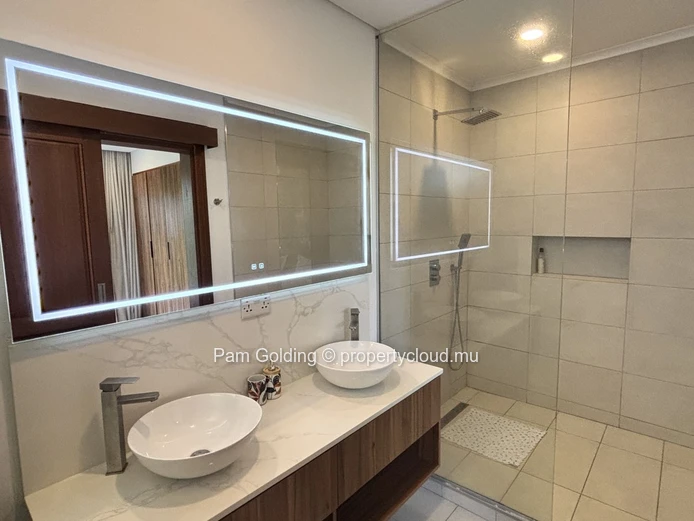 Appartement 3 Chambres En Rez-De-Jardin À Pointe Aux Canonniers – Prestations Haut De Gamme