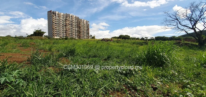 Terrain résidentiel de 22.51 Perches à vendre, Sodnac