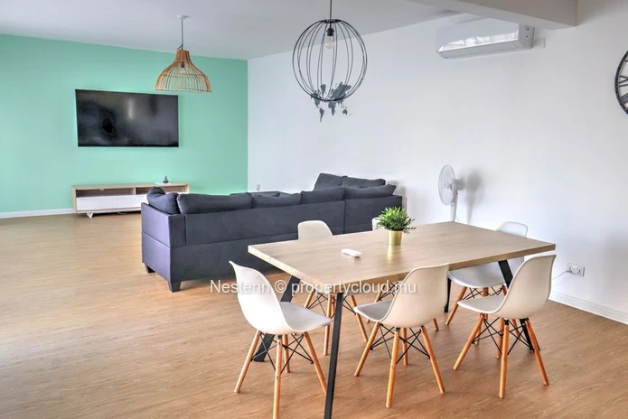 Charmante villa duplex de 3 chambres avec piscine privative dans une résidence sécurisée