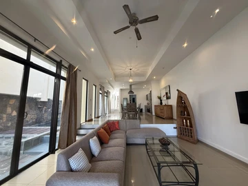 4 Bedroom Villa