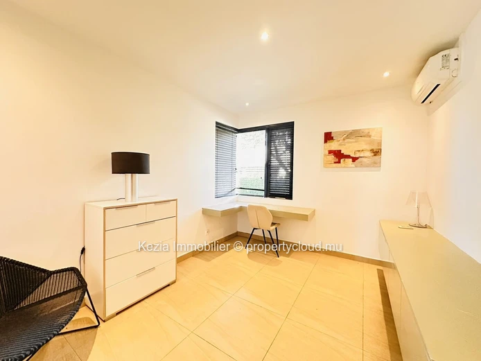 | Villa Contemporaine Avec Piscine Et Jardin Tropical |