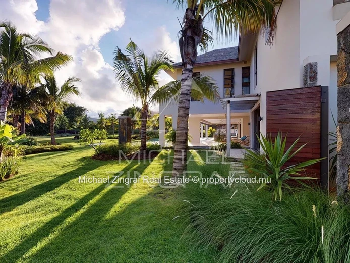 Mauritius – Elegant 4-Bedroom Villa within a Prestigious Golf Resort with Exclusive Private Beach Access