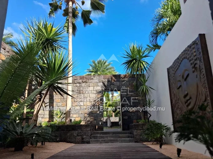 Mauritius - Rare opportunity : Luxury villa by the sea near Grand Bay - Pointe aux Canonniers