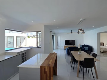 4 Bedroom Villa