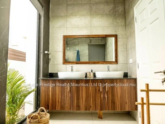 Modern 3-Bedroom Villa for Rent in Chemin Moulin Cassé, Grand Baie | Private Pool, Large Terrace & Garden