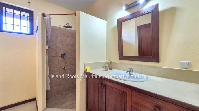 Beautiful 3-Bedroom Villa + Office (Convertible into a Bedroom) in Hillside, Belle Vue