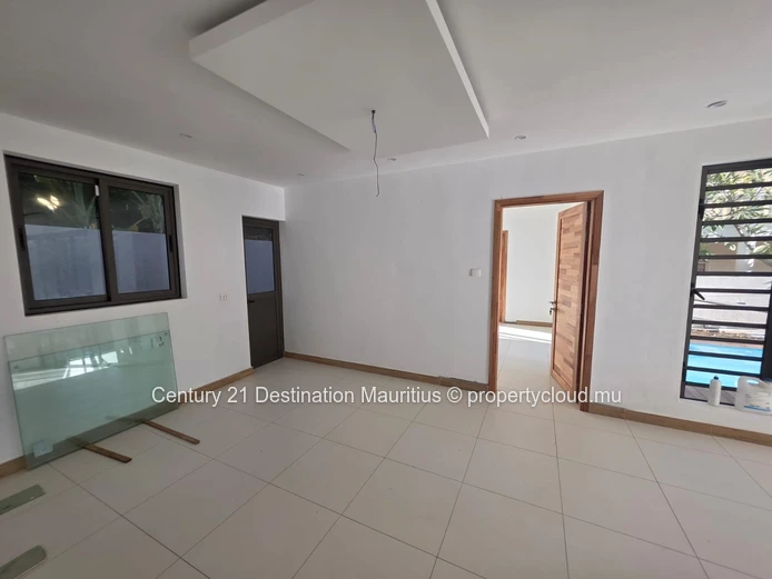 New Contemporary 4 bedroom-4 bathrooms Villa-Swimming pool-Trou aux biches , Morcellement Jhuboo