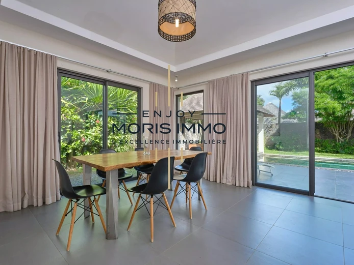 Villa contemporaine à vendre à Péreybère – 3 chambres | Piscine privée | Bureau | Garage | Résidence sécurisée