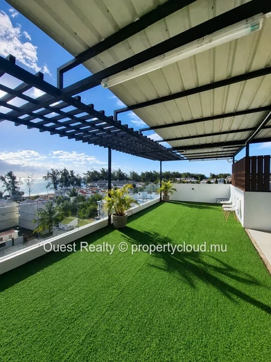 Appartement moderne de 3 chambres avec rooftop aménagé – Flic en Flac