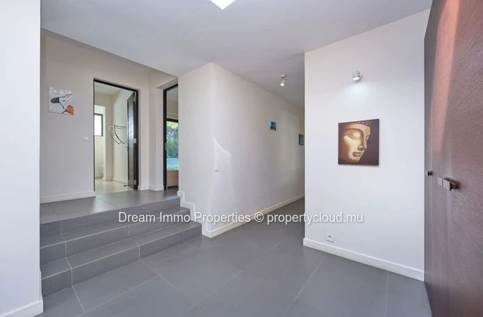 4 Bedroom Modern Villa Close To Pereybere Beach - Mauritius