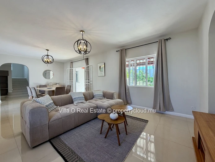 Close to Intermart Calodyne and the beaches, welcomed at the parking area by a lovely landscaped garden, bright furni...