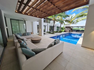 5 Bedroom Villa