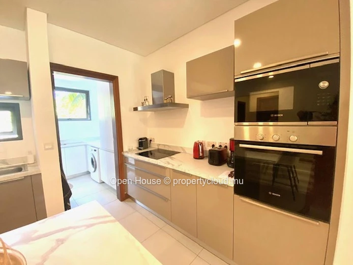 Exclusivité Pointe aux Canonniers. Splendide RDJ dans immeuble neuf, 3 chambres en suite, plage à 100m piscine commune. (Mandat exclusif)