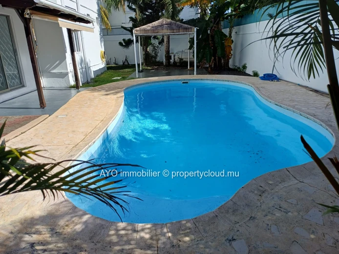 Maison non meublée de 4 chambres avec piscine à Pereybere