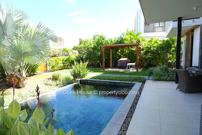 3-Bedroom PDS Villa with Private Pool for Sale in Tamarin