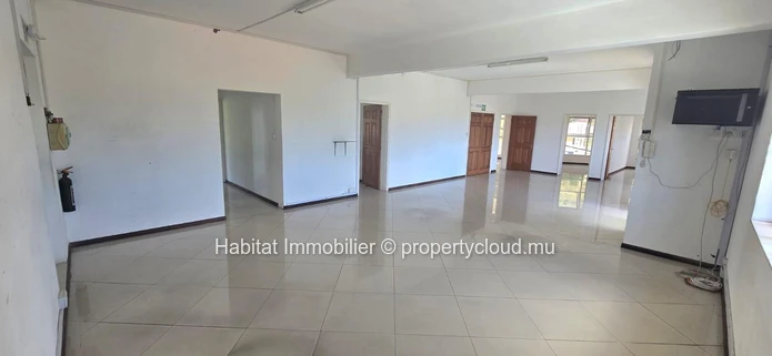 Office 163 m² located in Port-Louis, close to Jeetoo Hospital