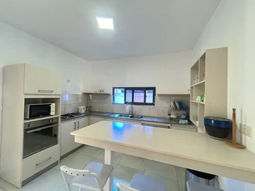 4 Bedroom Villa