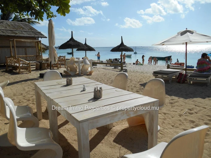 Prestigieuse Villa Standing Construite Au Clos Du Littoral 2 A Grand Baie – Ile Maurice