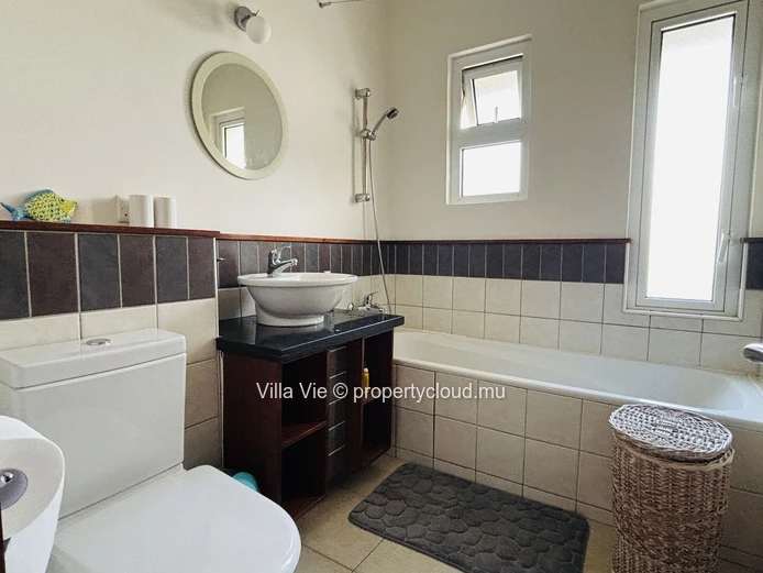 Bain Boeuf - Agréable duplex de 3 chambres avec piscine commune (Mandat exclusif)