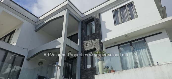 Appartement d'Exception à Vendre – Curepipe | 260 m²